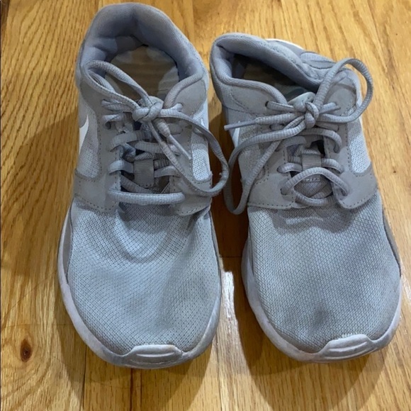 Nike women’s‎ roshe sneakers - Picture 1 of 6